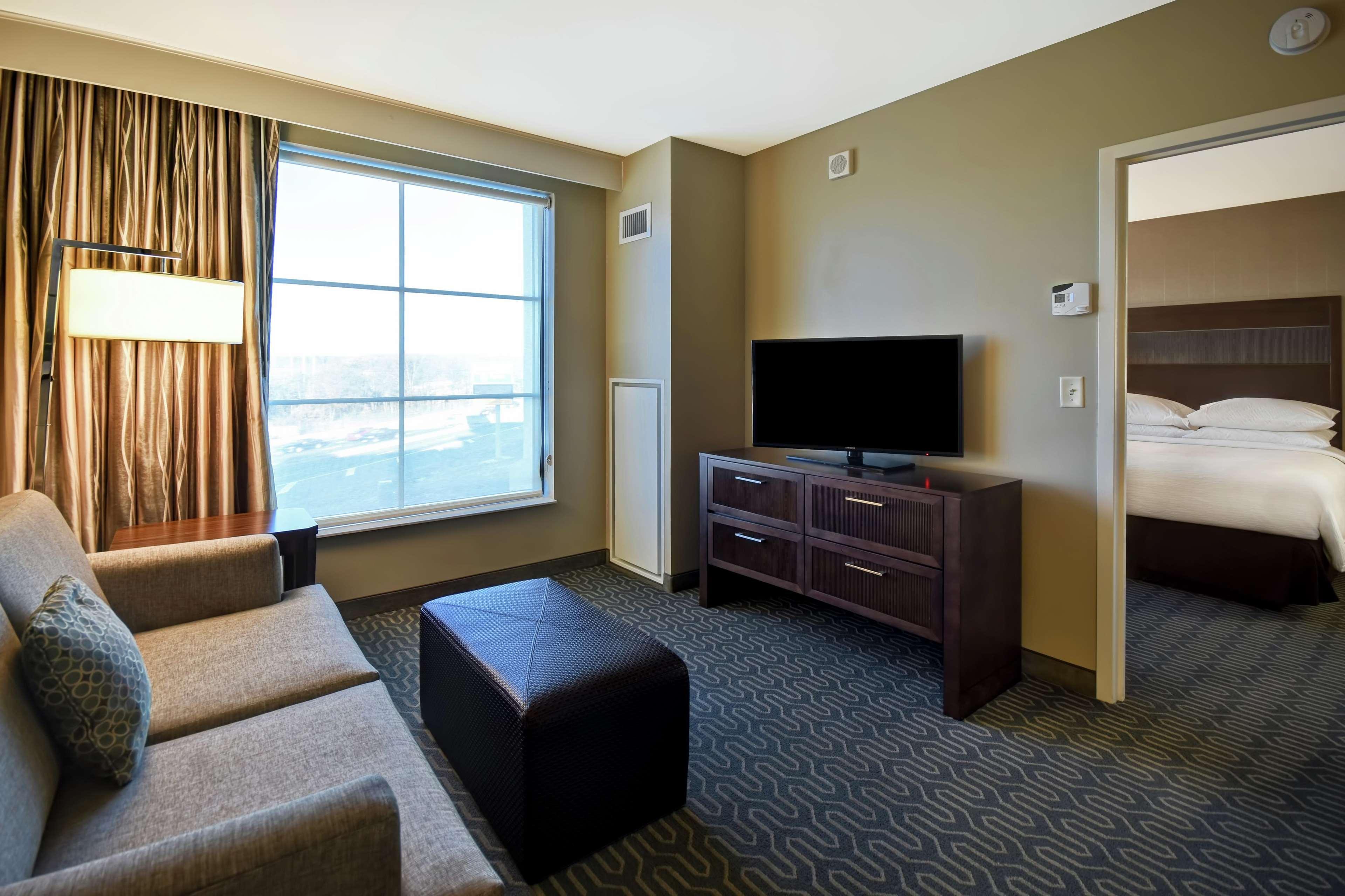 Embassy Suites Springfield Exterior foto