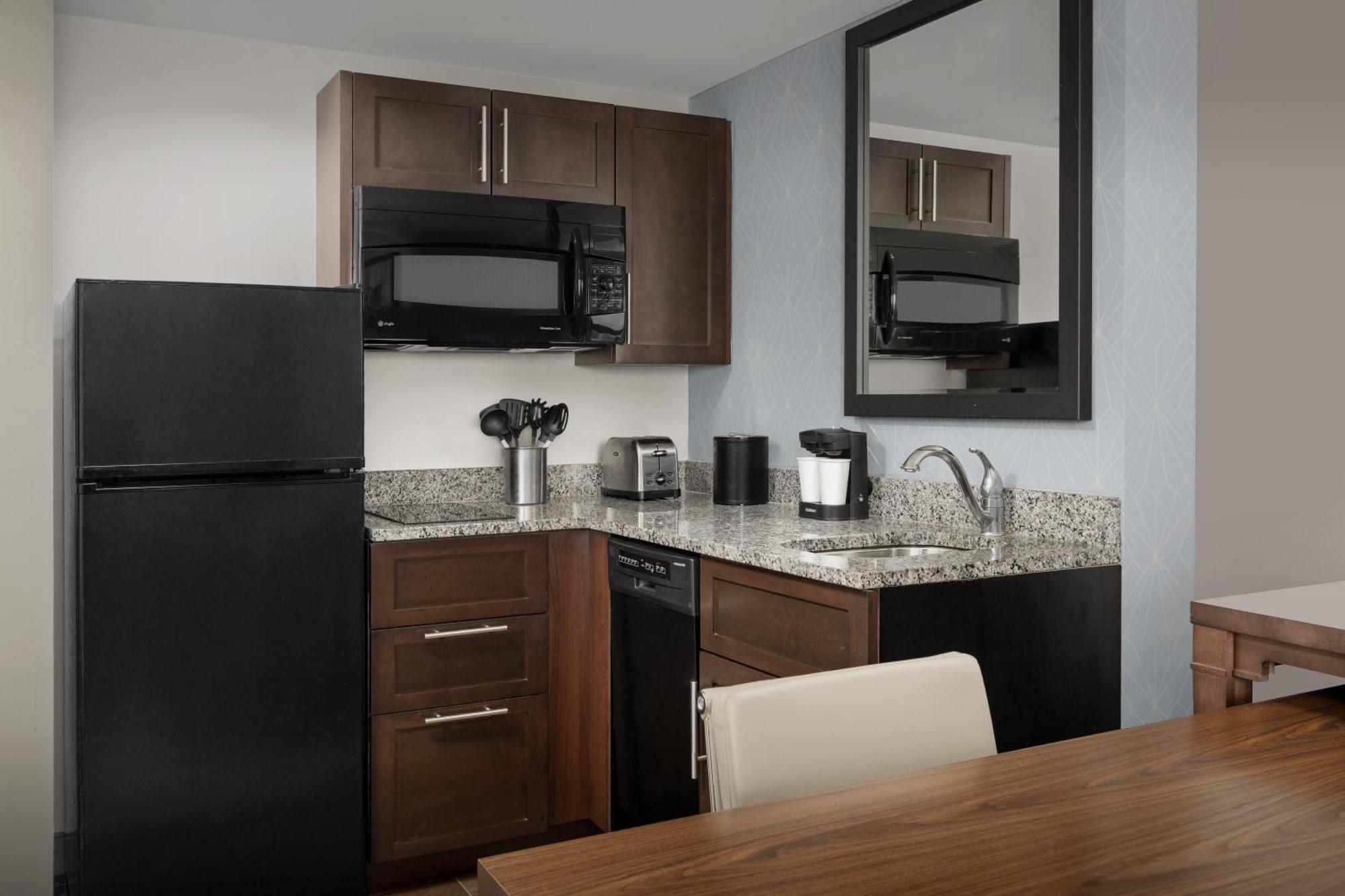 Embassy Suites Springfield Habitación foto